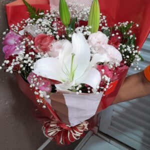 BUQUE COLORIDO COM LIRIO COREANO