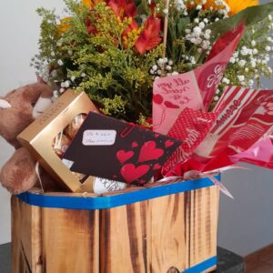 BOX RÚSTICA COM CHOCOLATE + URSO